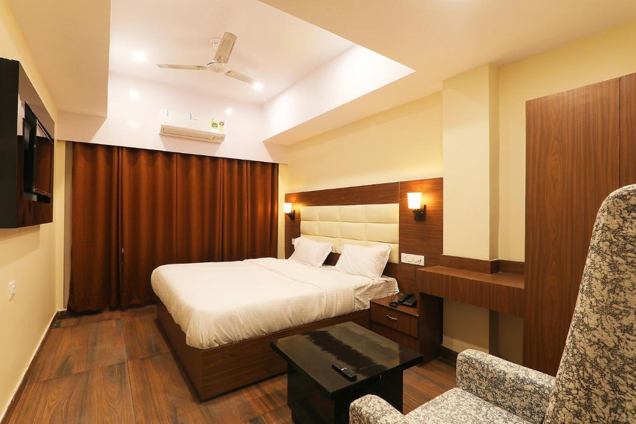 Fabhotel Blueark Lucknow Bagian luar foto