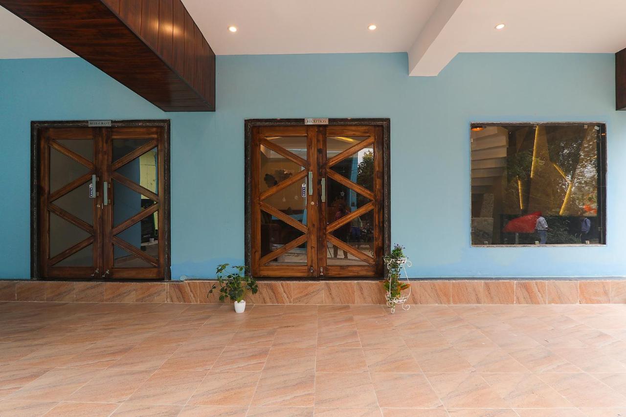 Fabhotel Blueark Lucknow Bagian luar foto